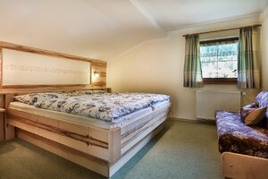 2. Schlafzimmmer der Ferienwohnung Kehlstein im Haus Wiesenrand