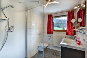 Badezimmer der Ferienwohnung Kehlstein im Haus Wiesenrand