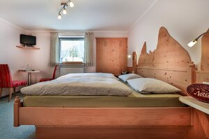 Gästezimmer Alpenveilchen im Haus Wiesenrand
